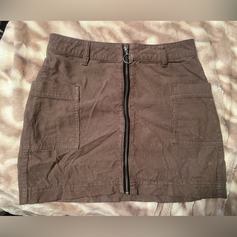 Cute zipper front brown mini skirt